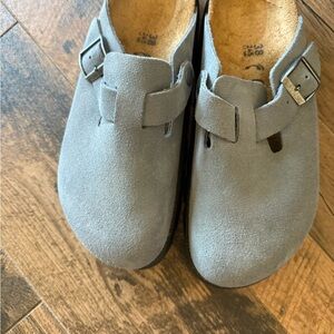 Women's Birkenstock Papillio with platform Suede Slip-On Clog Mule in Light Grey